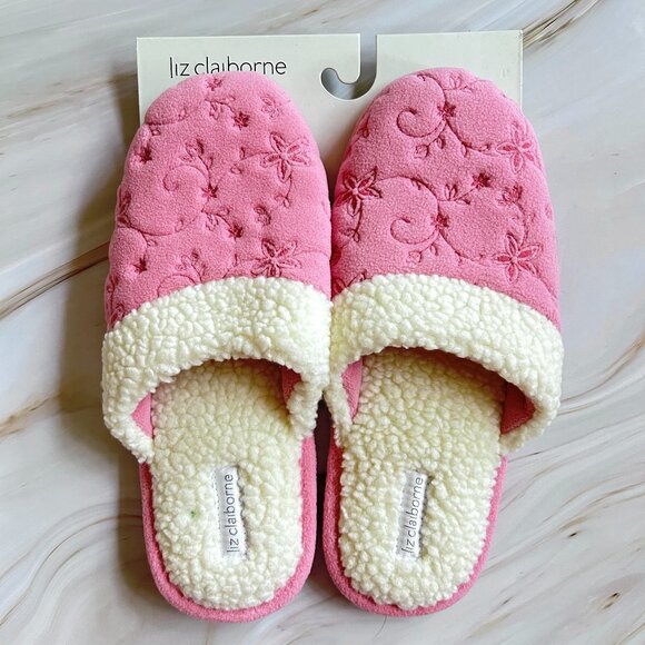 Liz Claiborne Pink Slippers 💕🎀 - Picture 1 of 6